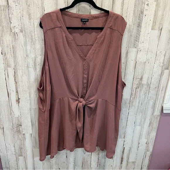 Torrid Peplum Georgette Button-Front Tie-Front Blouse - Picture 2 of 7